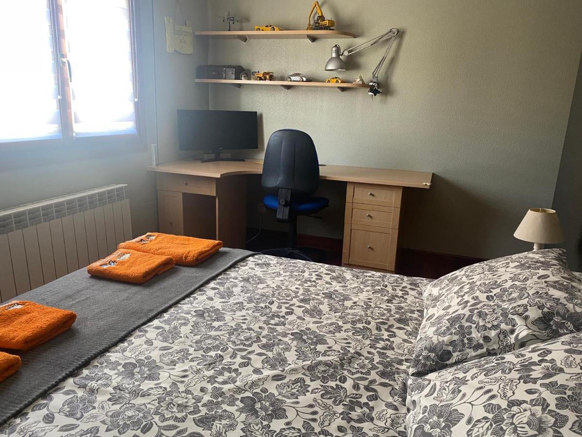 Amezola 2- Habitacion Con Bano Exterior De Uso Privado En Casa Compartida Bilbao Eksteriør billede