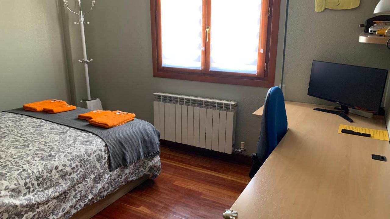 Amezola 2- Habitacion Con Bano Exterior De Uso Privado En Casa Compartida Bilbao Eksteriør billede